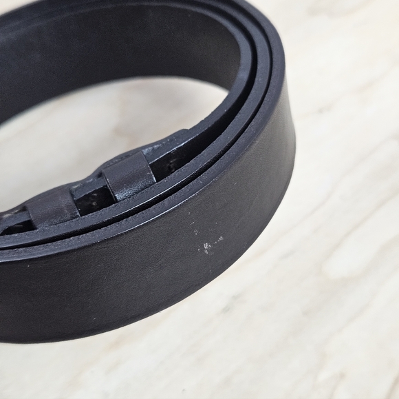 Ann Taylor Black Leather Belt Tortoise Buckle Size M Made in Italy - Picture 7 of 8